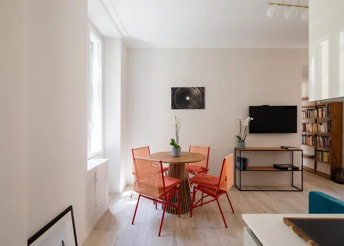 Lucrezio In Διαμέρισμα